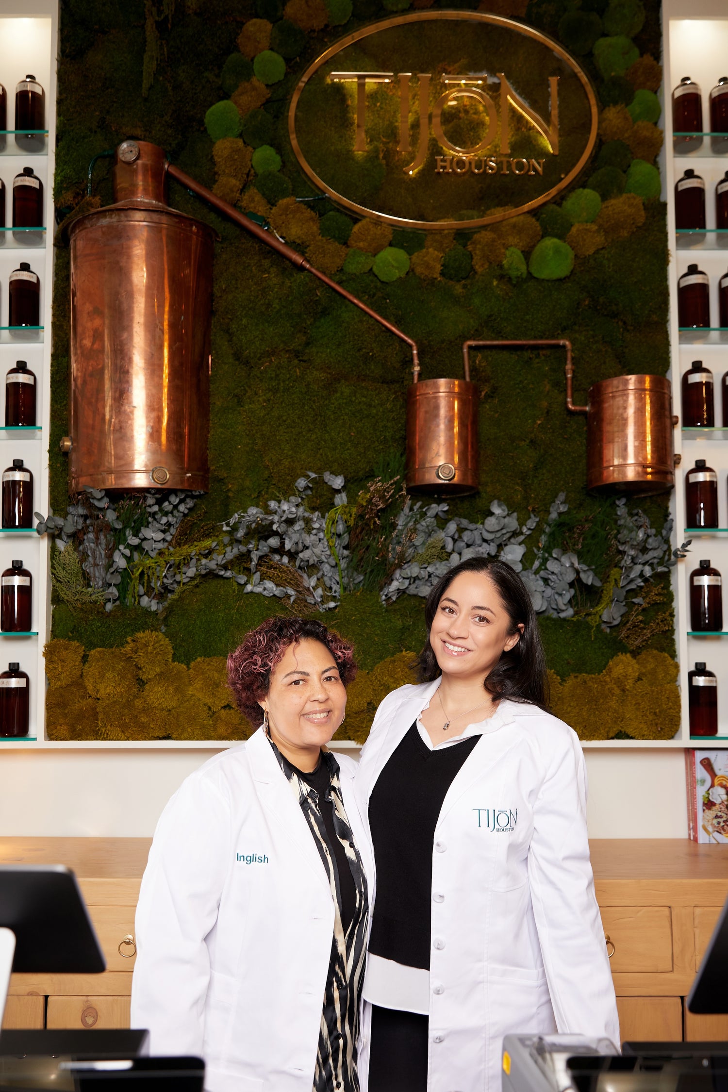 ROOTED IN CLEAN, LUXURY INGREDIENTS