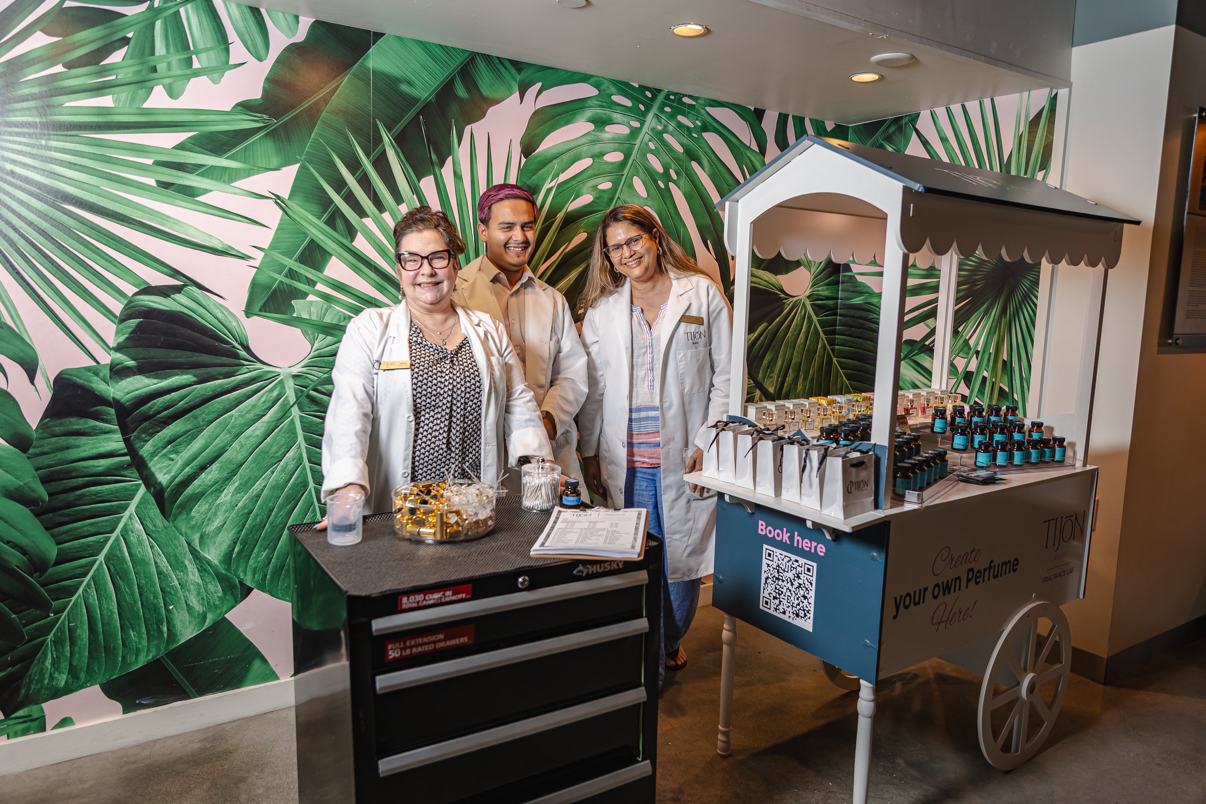 Signature Perfume - Gallery 4